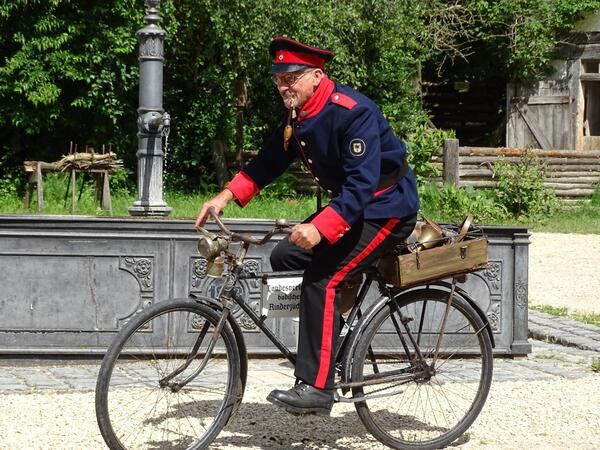 Bild vergr&ouml;&szlig;ern: Der Dorfpolizist in seinem Revier.
