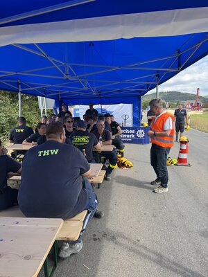 Bild vergr&ouml;&szlig;ern: THW Behelfsbr&uuml;cke