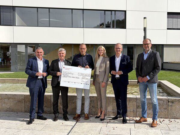 Bild vergr&ouml;&szlig;ern: Spenden&uuml;bergabe Kreissparkasse